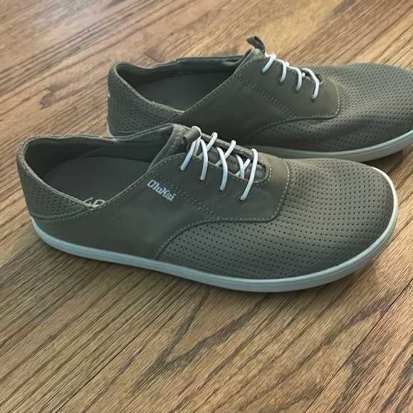 OluKai Men's Boat Shoes in Gray with White Laces - Picture 3 of 7